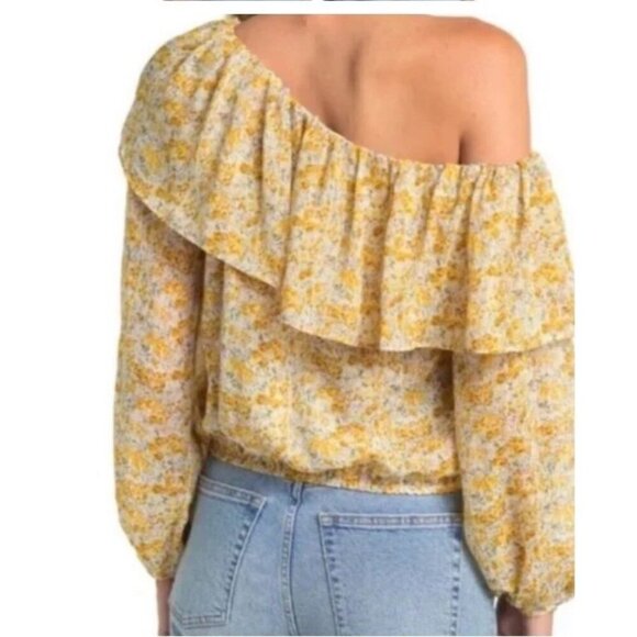 Women’s NWT Yellow Floral Boho One shoulder Blouse Med By ASTR, Prairie, Lined - Picture 2 of 9